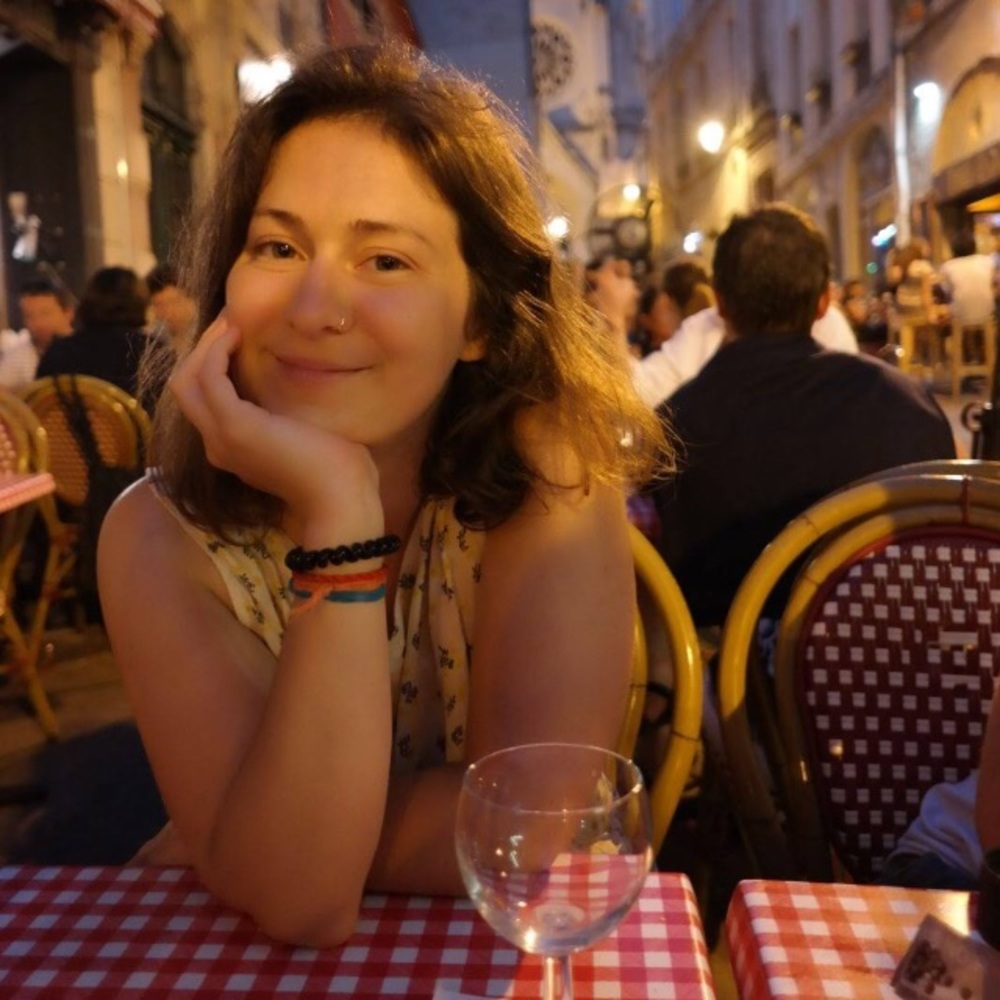 Meet your Posher, Chloe